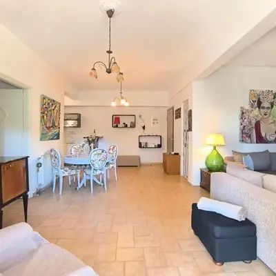 Silver Paradeisi Apartment