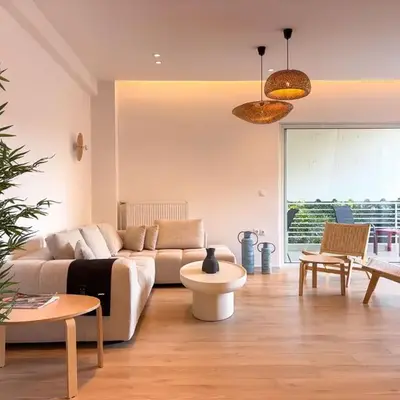 Bright & Airy Flat in Voula Center