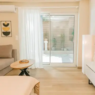 Plantaea Deluxe Studio - Athens Modern Escape