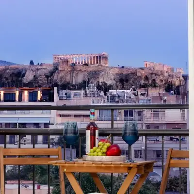 Livinn Acropolis View LV