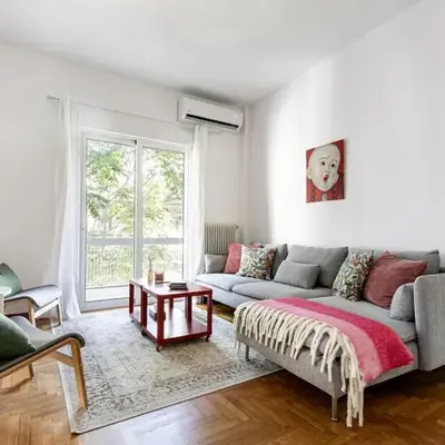 Artsi - Vibrant 3-BR Apartment & Balcony in Athens