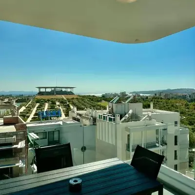 Niarchos Park View Maisonette