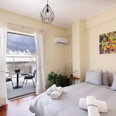 Pagrati Sunlit Penthouse