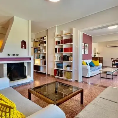 Beach house in the heart of Athens Riviera