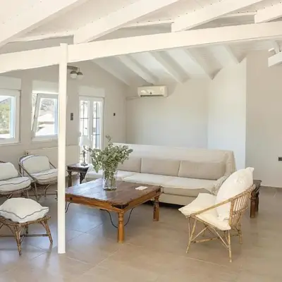Comfortable Villa - 2min from the Beach