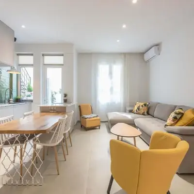 Modern 1BR in Exarchia l Green-View Balcony
