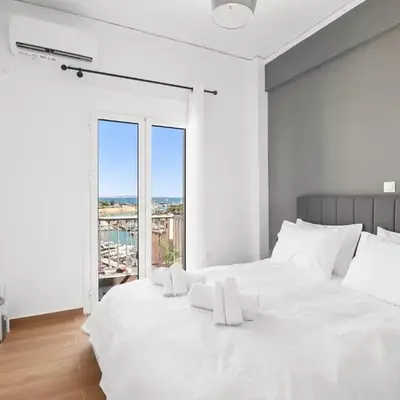 Luxury 2BR Penthouse Marina & Sea Views