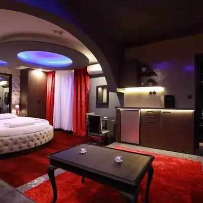 Deluxe Suite 215 - Castle De Paris