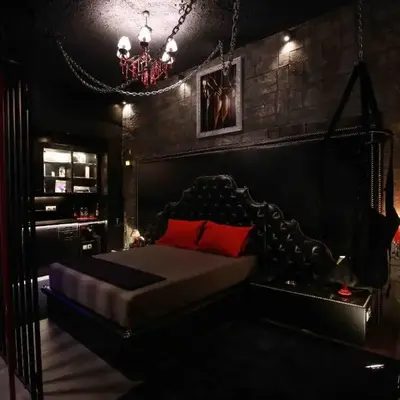 Experience Room 101 - Castle De Paris