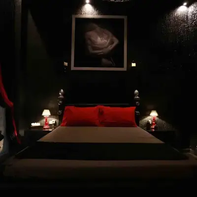 Experience Room 104 - Castle De Paris