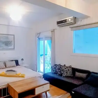 Cosy apartment close to the railway & metro stations