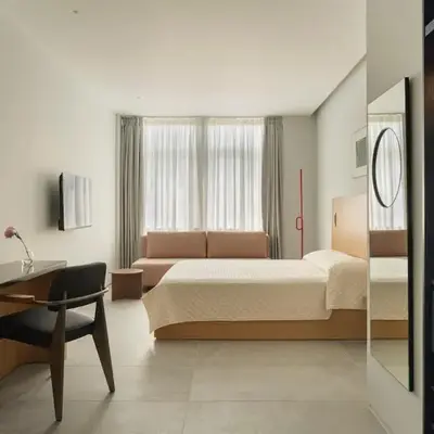 P28 Suite 105