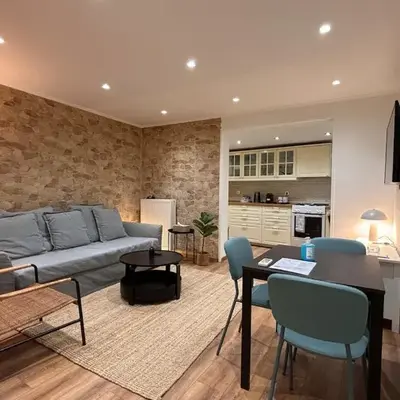 Cute Detached Home near Glyfada Center