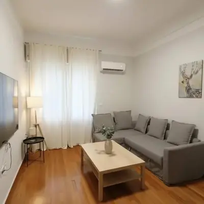 Kolonaki Corner -- Bright 2-Bed close to Metro
