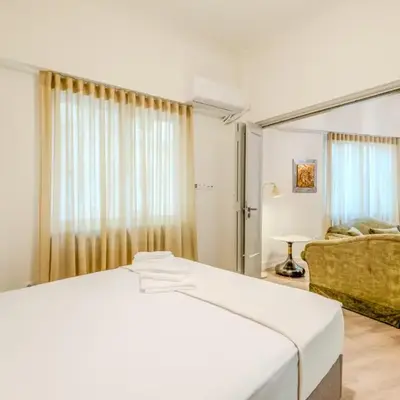 The Athenian Elegance