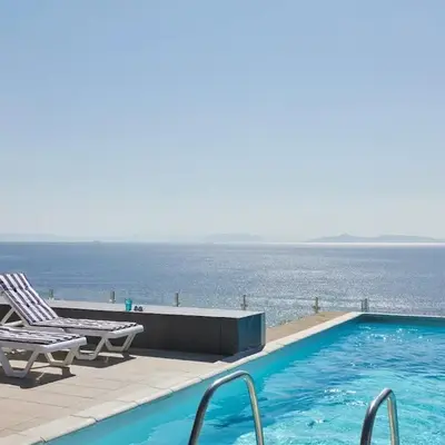 Deep Blue Luxury Escape Heated Pool & Sea View