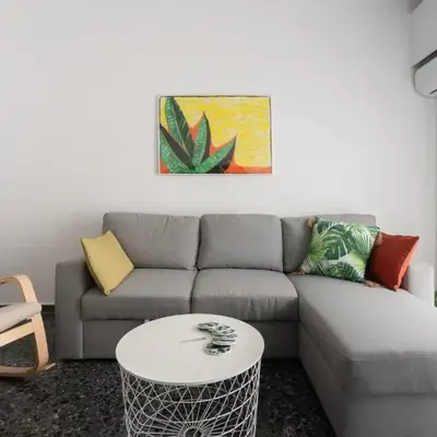 Cozy Apartment in Athens with Balcony
