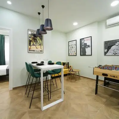 2 BR Apartment with Sitcom Vibes VIPGreece