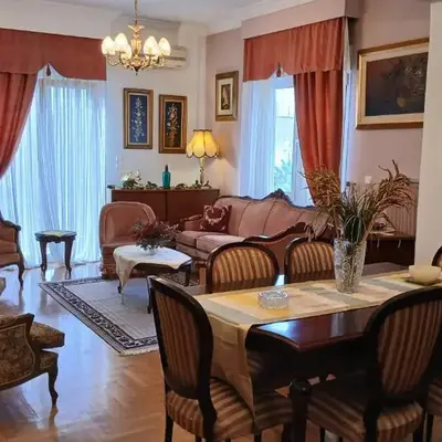 Cozy Classic Residence 
