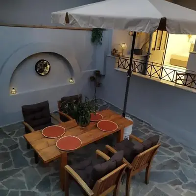 Moschato modern cozy apartment with private yard