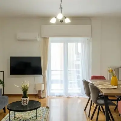Athenian sunlit central flat!