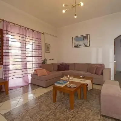 DAT Comfy house