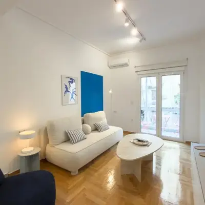 Ella's Athenian Home