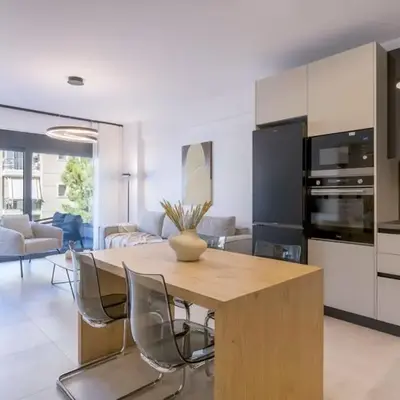 Elliniko Riviera - Family Apt Near Metro by MPS