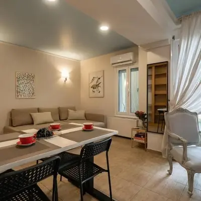 The 'it' Pagrati Hideout