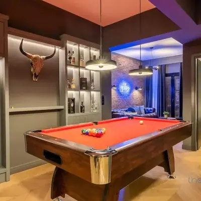 Unique Urban Cave w Pool Table Near Acropolis!