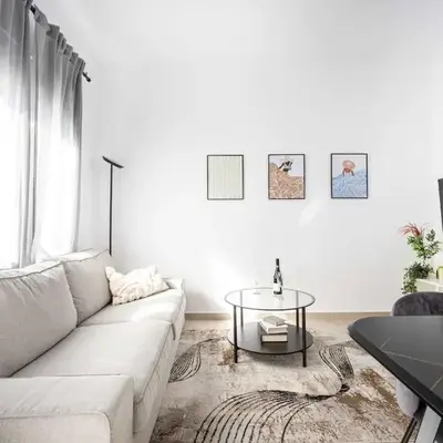 Bright Cozy 2BR l Private Balcony & Work Corner