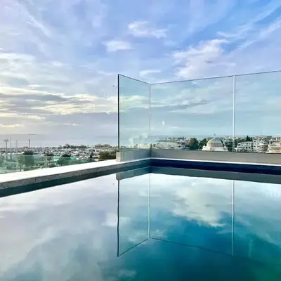Penthouse with private pool and unlimited Sea View