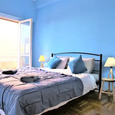 Cosy executive room in beautiful n quiet flat