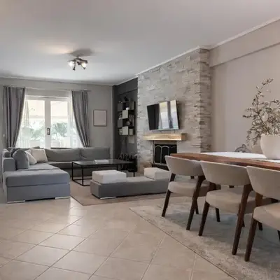 Bright & Spacious 80sqm Apartment Glyfada