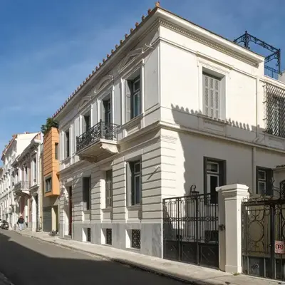 The White House in Plaka by JJ Hospitality
