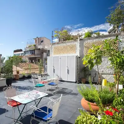Lovely two-bedroom apartment with roof garden! EP7