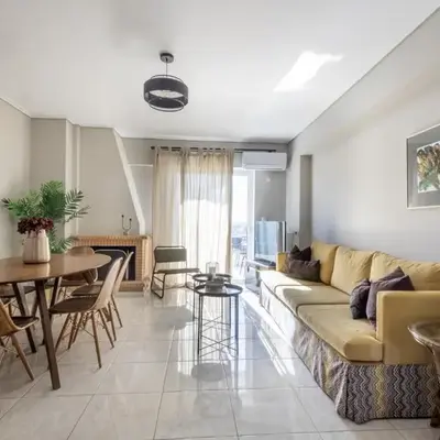 Renovated 3 bedroom apt with Acropolis View