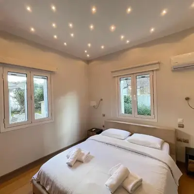 Aquarius - Glyfada detached house