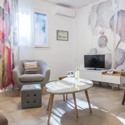 Acropolis Quiet Apartment