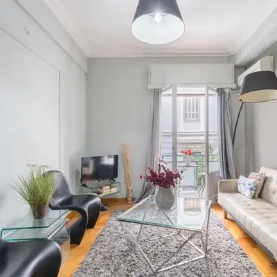 2BDR OlympianZeus Apt with Netflix