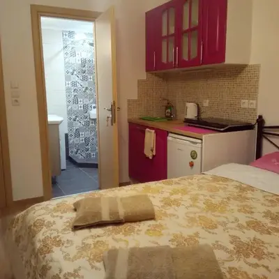 Comfortable inexpensive apartmets near metro