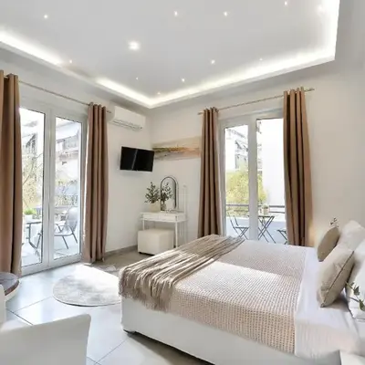 Alekos Apartments 2 Netflix