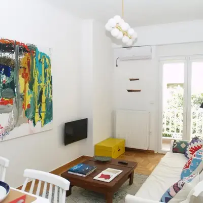 A Refreshed & Rich in Details Apartment in Piraeus (Passalimani - Marina Zeas)
