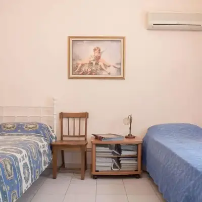 Family apt with garden next to the sea