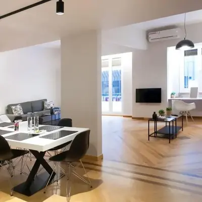 TONI'S 4BD near Classy KOLONAKI