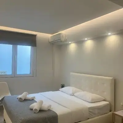 Purple- Lux studio 2' from metro Petralona