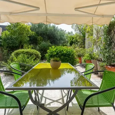 Comfortable garden Apt near Vouliagmeni beach
