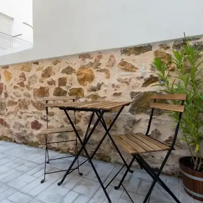 Dinostratus House - Boutique Studios