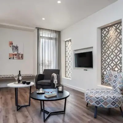 Urban Nest - Suites & Apartments