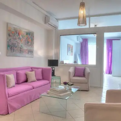 Downtown Glyfada smart apartment